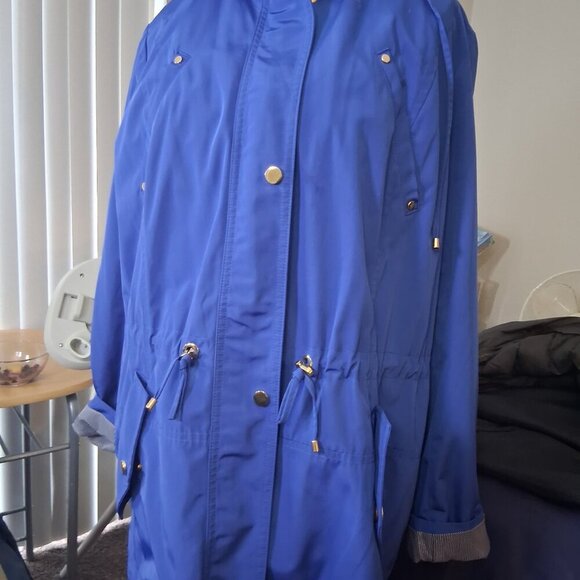 Hooded Water Resistant Utility Trenchcoat Jacket in Royal Blue - Picture 6 of 10